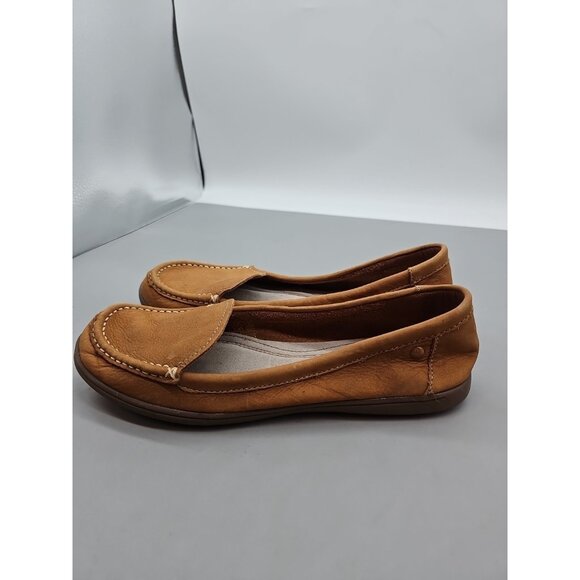 Hush Puppies Womens 10 Narrow Tan Suede Leather Slip On Mocassin Flats Casual - Picture 2 of 5